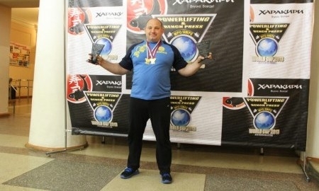 Юрий Захаров стал чемпионом Европы по пауэрлифтингу