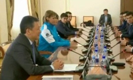 Казахстанским чемпионам подарили квартиры в Астане