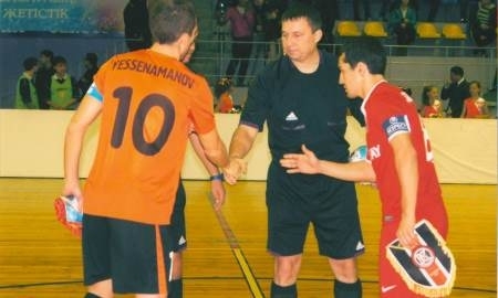 Андрей Борисов — лучший футзальный арбитр Казахстана сезона 2014/2015