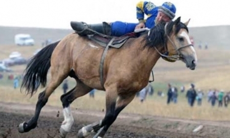 Чемпионат Казахстана по конным видам спорта среди молодежи стартовал в ЗКО