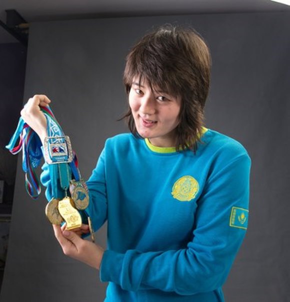 Представительницы казахстанской борьбы без формы