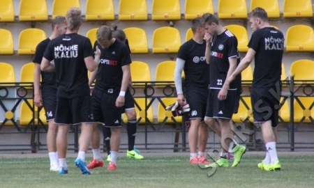 Фоторепортаж с предыгровой тренировки «Нымме Калью» в Актобе