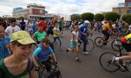 В Караганде более 7 тысяч человек приняли участие в эстафете «Саған, Астана!»