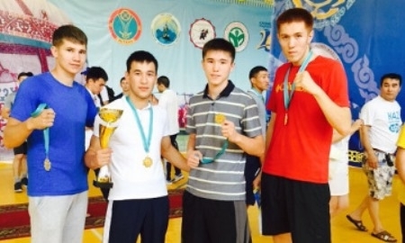 Трое студентов-кикбоксеров из Павлодарского госуниверситета завоевали золотые медали на Универсиаде РК