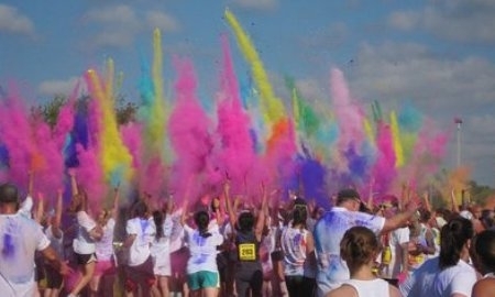 В Астане прошел благотворительный забег ЯРКОкросс