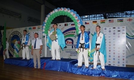 Сборная Казахстана по таэквондо заняла второе место на чемпионате Азии