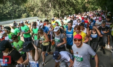 Алматинцы вышли на массовый забег