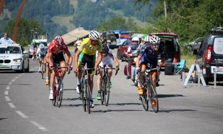 Казахстанцы продолжают выступление на веломногодневке в Италии