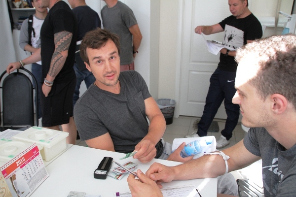 Как «Барыс» медосмотр проходил