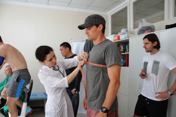 Как «Барыс» медосмотр проходил