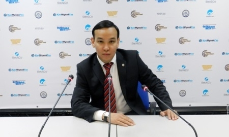 Олжас Абраев вновь переизбран в комитет УЕФА