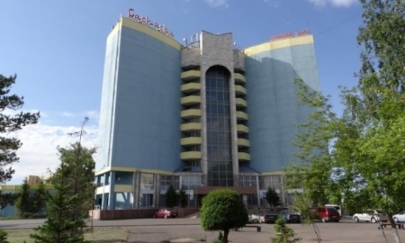 Родители юного спортсмена, выпавшего из окна, не верят, что его могли cтолкнуть