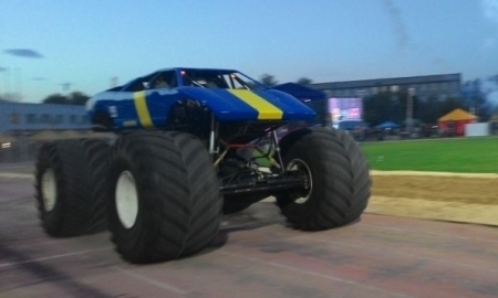 Шоу автомобильных монстров вызвало восторг у жителей Костаная