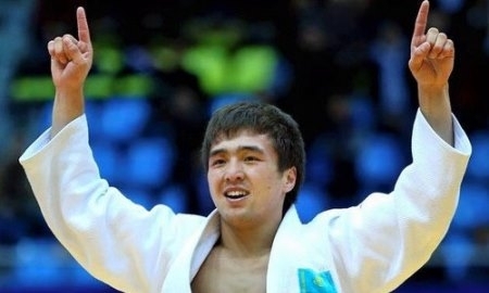 Сметов завоевал золото на чемпионате мира в Астане
