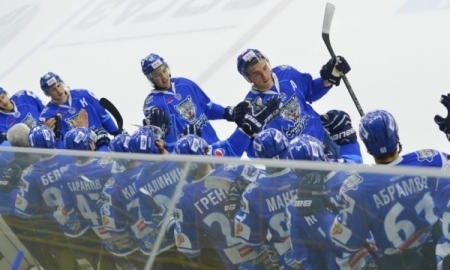 «Снежные Барсы» уступили «Чикаго Стил»