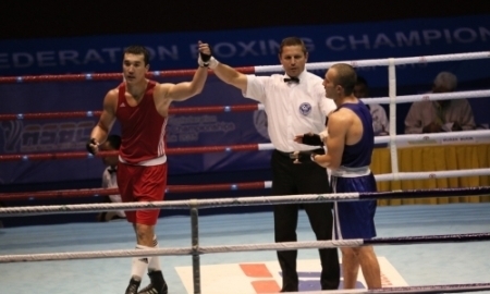 Адильбек Ниязымбетов уверенно выиграл первый бой на чемпионате Азии