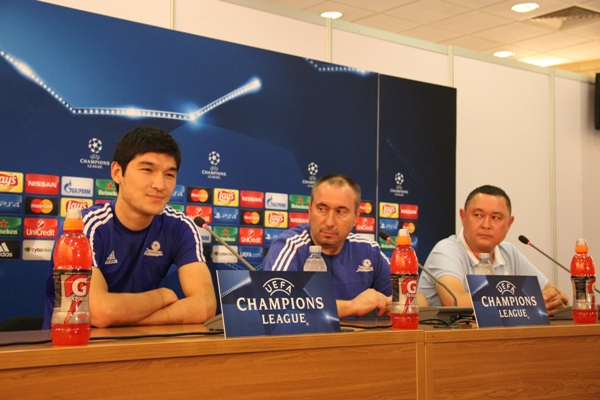 Станимир Стойлов: «АПОЭЛ остается фаворитом, но в футболе они побеждают не всегда»