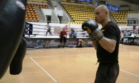 Продолжаются четвертьфинальные бои чемпионата Азии в Бангкоке