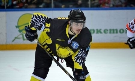 Бывший форвард «Снежных Барсов» и «Сарыарки» Александр Зубрицкий перешёл в «Кристалл»