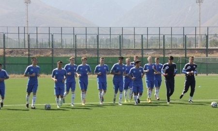 Юношеская сборная Казахстана начала подготовку в отборочным матчам