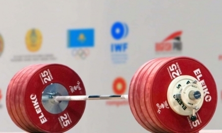 Казахстанские тяжелоатлеты заняли третье место на чемпионате Азии