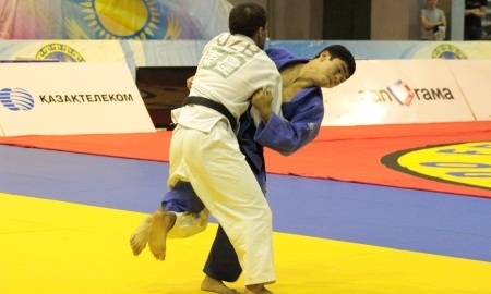 В Караганде прошел международный турнир среди юниоров по дзюдо