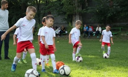 Сколько в Казахстане стоит отдать ребенка в футбольную секцию