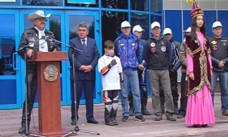 Петропавловск встретил участников республиканского мотопробега, посвященного 550-летию Казахского ханства