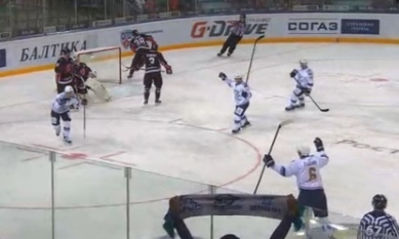 Видеообзор матча КХЛ «Авангард» — «Барыс» 2:4
