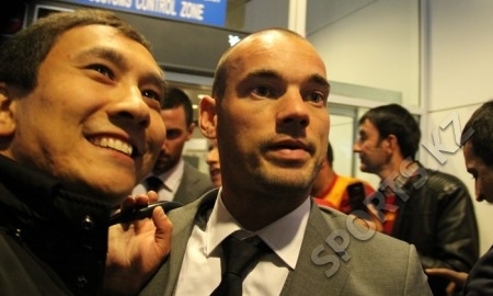 Фоторепортаж с прибытия «Галатасарая» в Астану