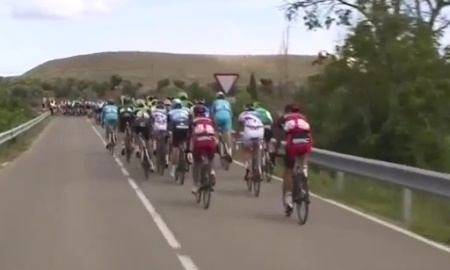Видео финиша 13-го этапа «Вуэльты Испании» с участием гонщиков «Астаны»