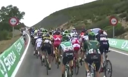 Видео финиша 14-го этапа «Вуэльты Испании» с участием гонщиков «Астаны»