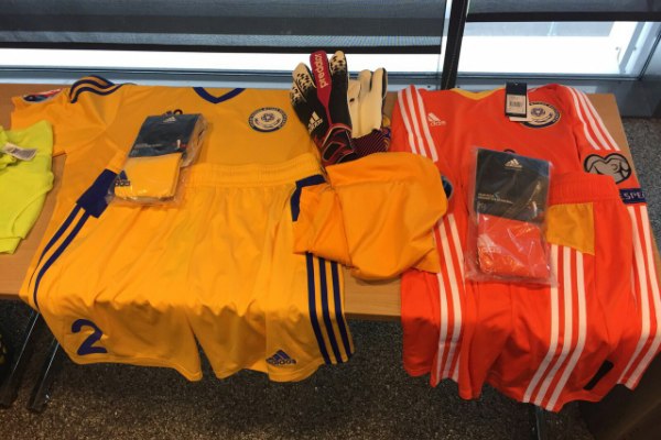 Сборная Казахстана против Исландии сыграет в желтом