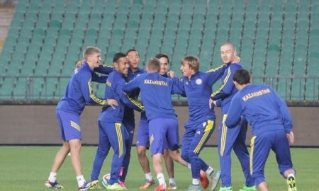 Фоторепортаж с предыгровой тренировки молодежной сборной Казахстана