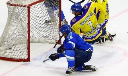 Фоторепортаж с матча чемпионата РК «Номад — «Алматы» 1:2