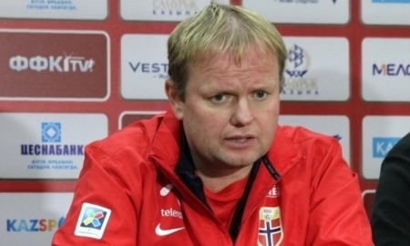 Видео предматчевой пресс-конференции Роджера Финьора игры отбора к ЕВРО-2017 среди женщин Казахстан — Норвегия 