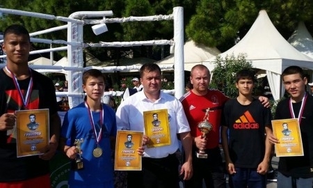 Боксеры Актау привезли золотые медали из Ялты