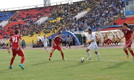 Матчи 28-го тура Премьер-Лиги посетили 13 400 зрителей