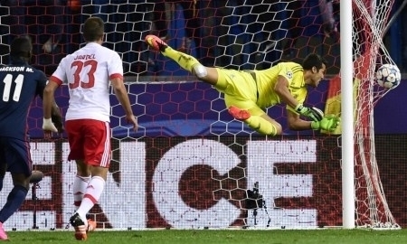 УЕФА рассмотрит поведение болельщиков в матче «Бенфика» — «Атлетико»