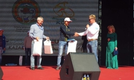 Фонд имени Винокурова наградил лучших молодых гонщиков и их тренеров