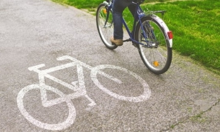 В Атырау построили специальную дорожку для велосипедистов