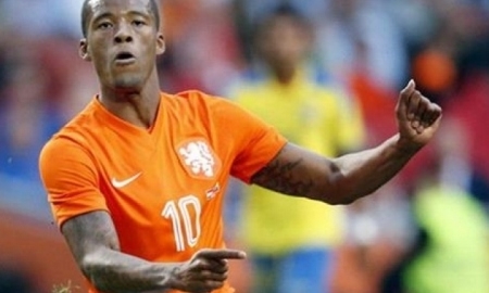 Вейналдум открыл счет в матче Казахстан — Нидерланды