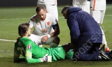 Вратарь сборной Нидерландов Крул получил травму в игре с Казахстаном