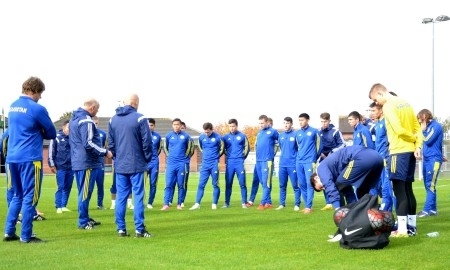 Казахстанская «молодёжка» провела первую тренировку в Англии