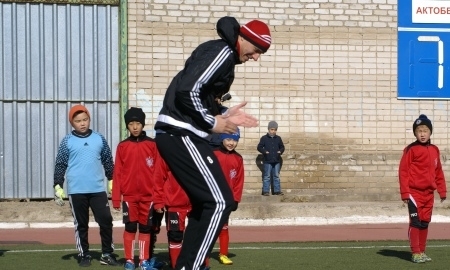 Игроки «Актобе» провели мастер-класс для молодых футболистов