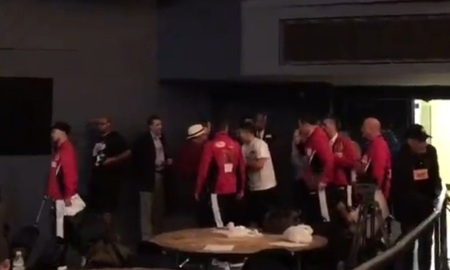 Видео выхода Геннадия Головкина на открытую тренировку