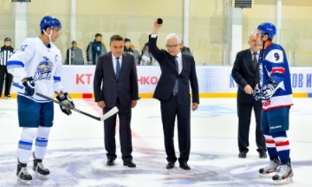 Аким СКО открыл хоккейный матч