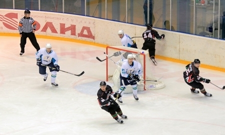 Фоторепортаж с матча ВХЛ «Нефтяник» — «Торпедо» 3:2