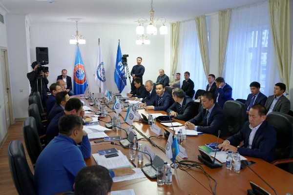 Азамат Айтхожин: «Принуждение к сбору подписей незаконно»!