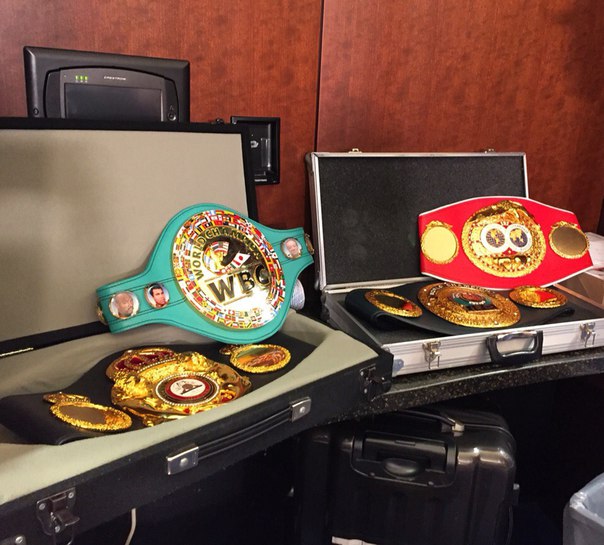 Фото четырех поясов Геннадия Головкина